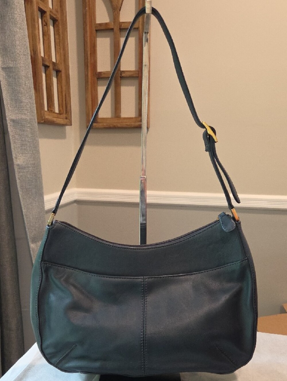 Etienne Aigner Navy Vintage Leather Shoulder Bag with Gold Accent - Picture 4 of 13